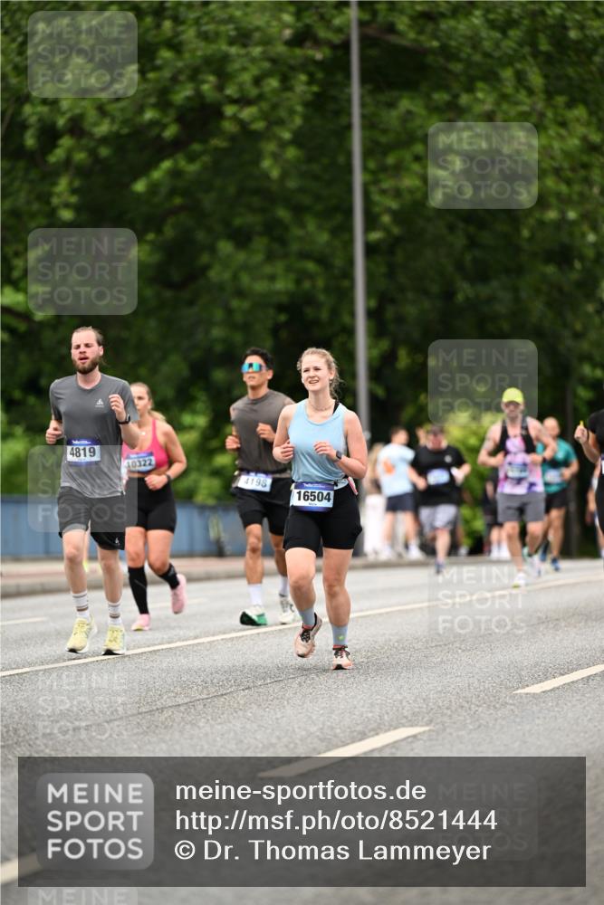 29.06.2025 - hella hamburg halbmarathon Dr. Thomas Lammeyer http://msf.ph/oto/8521444 29.06.2025 10:34:22 Kennedybrücke 1063, 1230, 1661, 2901, 3524, 3573, 4198, 4575, 4819, 6598, 6626, 8048, 10322, 10880 meine-sportfotos.de