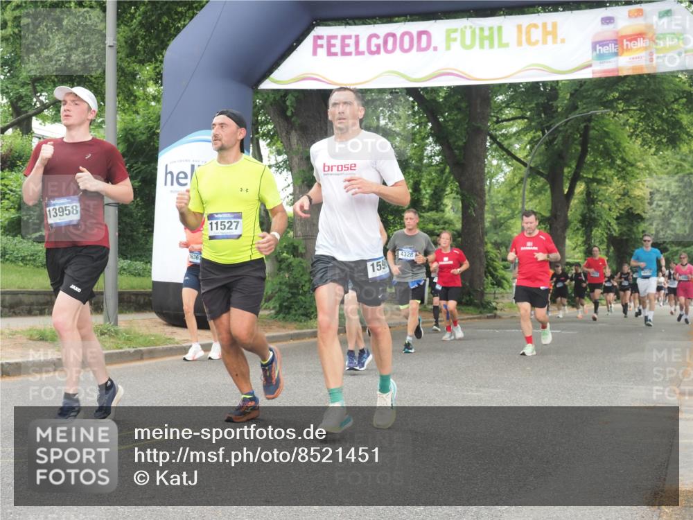 29.06.2025 - hella hamburg halbmarathon KatJ http://msf.ph/oto/8521451 29.06.2025 10:50:08 Zwischen KM18-KM19 1427, 7243 meine-sportfotos.de
