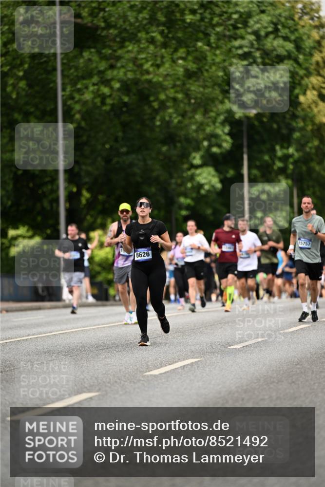 29.06.2025 - hella hamburg halbmarathon Dr. Thomas Lammeyer http://msf.ph/oto/8521492 29.06.2025 10:34:23 Kennedybrücke 1063, 1230, 1661, 2302, 2901, 3524, 3573, 4198, 4575, 4819, 6598, 6626, 8048, 10322, 10880 meine-sportfotos.de
