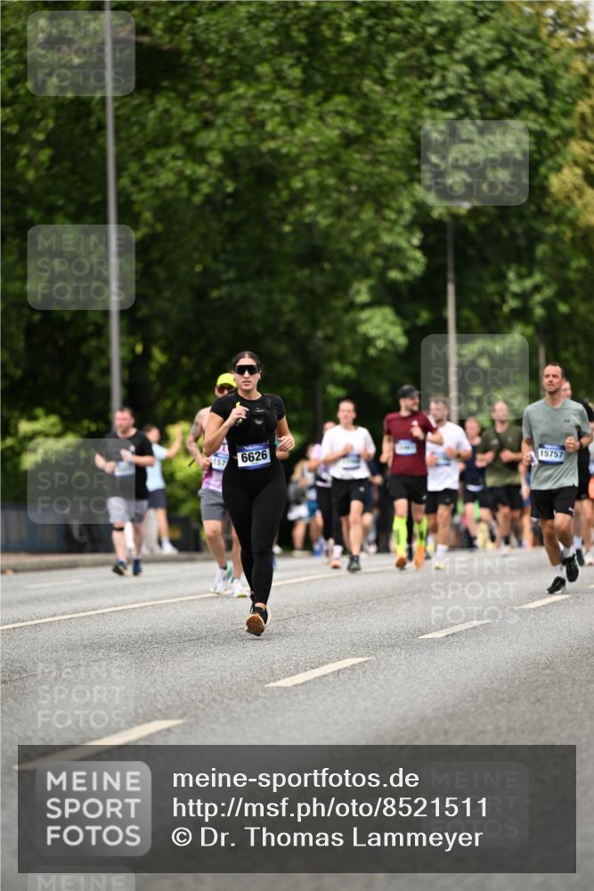29.06.2025 - hella hamburg halbmarathon Dr. Thomas Lammeyer http://msf.ph/oto/8521511 29.06.2025 10:34:23 Kennedybrücke 1063, 1230, 1661, 2302, 2901, 3524, 3573, 4198, 4575, 4819, 6598, 6626, 8048, 10322, 10880 meine-sportfotos.de