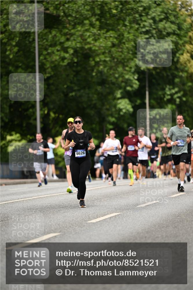 29.06.2025 - hella hamburg halbmarathon Dr. Thomas Lammeyer http://msf.ph/oto/8521521 29.06.2025 10:34:24 Kennedybrücke 1063, 1230, 1661, 2302, 2901, 3524, 3573, 4198, 4575, 4819, 6626, 7517, 8048, 10322, 10880 meine-sportfotos.de