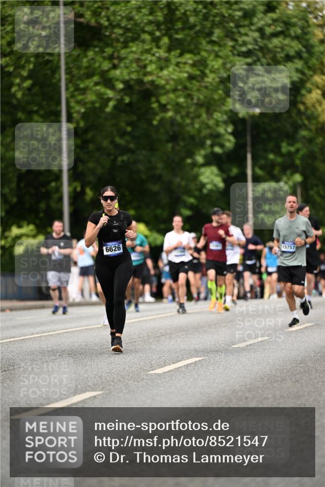 29.06.2025 - hella hamburg halbmarathon Dr. Thomas Lammeyer http://msf.ph/oto/8521547 29.06.2025 10:34:24 Kennedybrücke 1063, 1230, 1661, 2302, 2901, 3524, 3573, 4198, 4575, 4819, 6626, 7517, 8048, 10322, 10880 meine-sportfotos.de