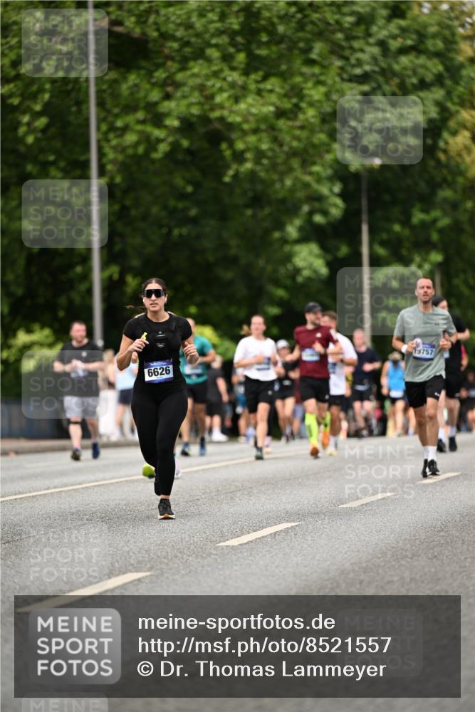29.06.2025 - hella hamburg halbmarathon Dr. Thomas Lammeyer http://msf.ph/oto/8521557 29.06.2025 10:34:24 Kennedybrücke 1063, 1230, 1661, 2302, 2901, 3524, 3573, 4198, 4575, 4819, 6626, 7517, 8048, 10322, 10880 meine-sportfotos.de