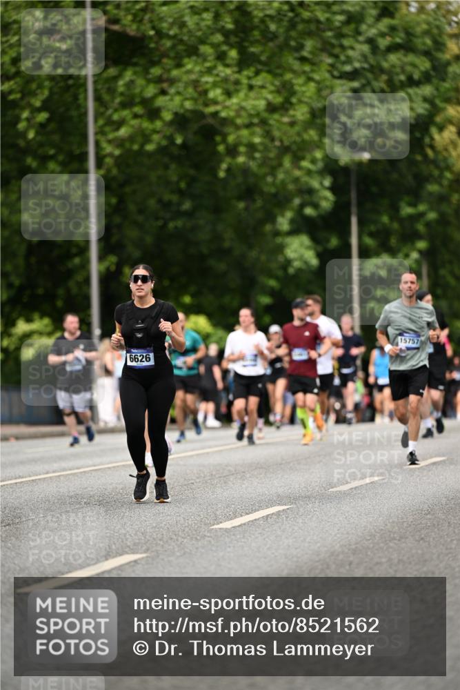 29.06.2025 - hella hamburg halbmarathon Dr. Thomas Lammeyer http://msf.ph/oto/8521562 29.06.2025 10:34:24 Kennedybrücke 1063, 1230, 1661, 2302, 2901, 3524, 3573, 4198, 4575, 4819, 6626, 7517, 8048, 10322, 10880 meine-sportfotos.de