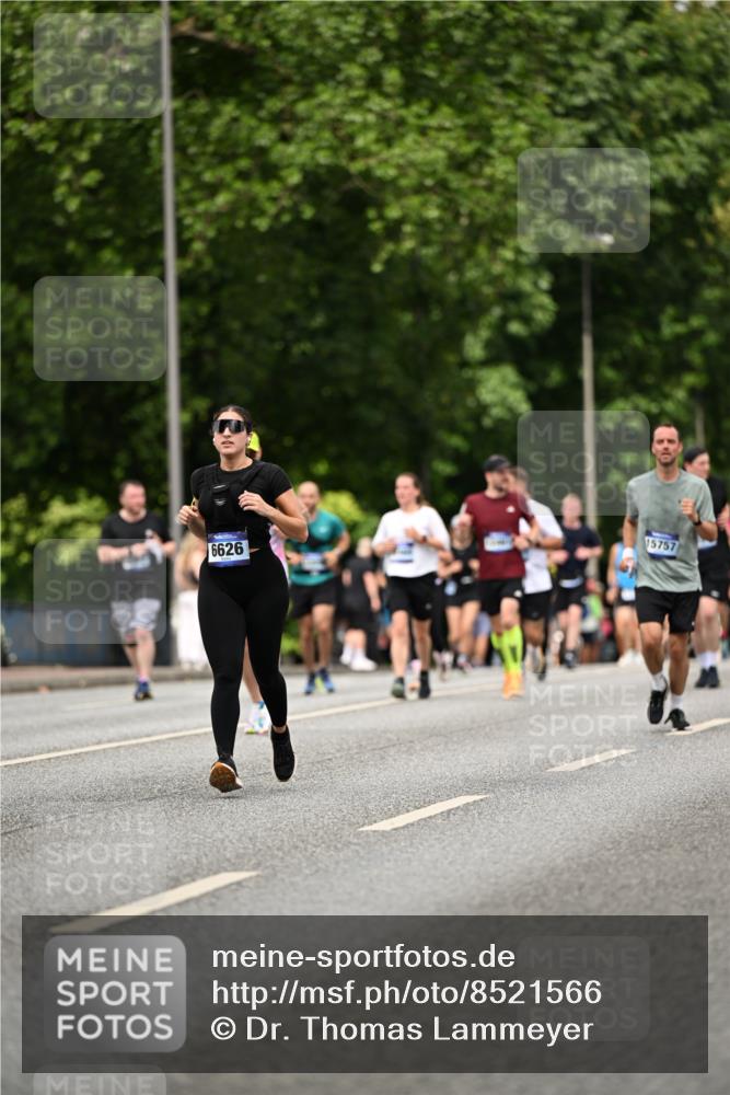 29.06.2025 - hella hamburg halbmarathon Dr. Thomas Lammeyer http://msf.ph/oto/8521566 29.06.2025 10:34:25 Kennedybrücke 1063, 1230, 2302, 2901, 3524, 3573, 4198, 4575, 4819, 6626, 7517, 8048, 9095, 10322, 10880, 10996 meine-sportfotos.de