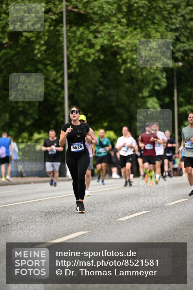 29.06.2025 - hella hamburg halbmarathon Dr. Thomas Lammeyer http://msf.ph/oto/8521581 29.06.2025 10:34:25 Kennedybrücke 1063, 1230, 2302, 2901, 3524, 3573, 4198, 4575, 4819, 6626, 7517, 8048, 9095, 10322, 10880, 10996 meine-sportfotos.de