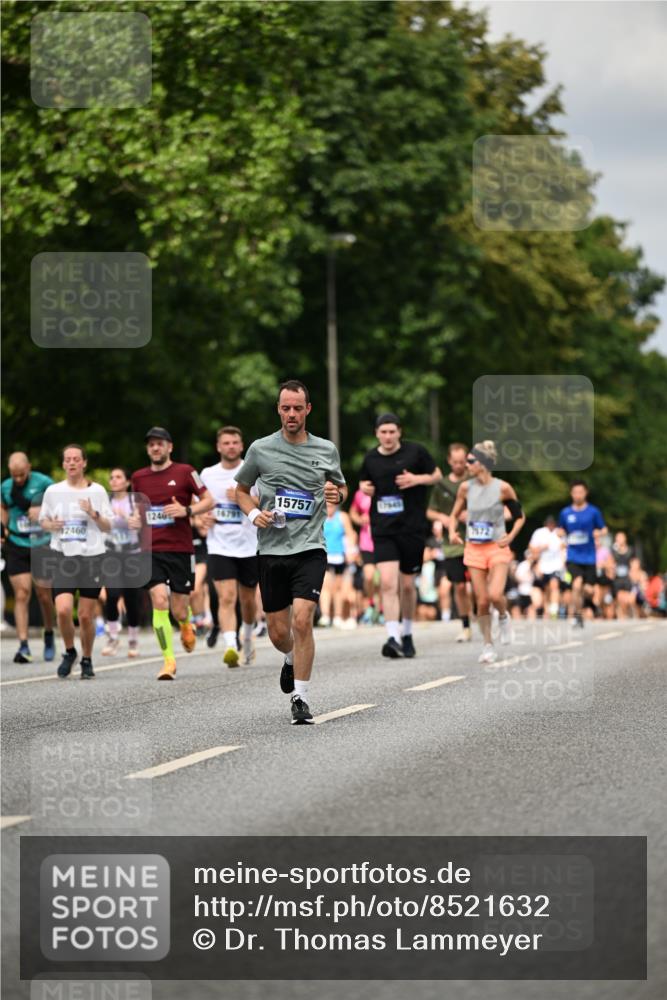29.06.2025 - hella hamburg halbmarathon Dr. Thomas Lammeyer http://msf.ph/oto/8521632 29.06.2025 10:34:27 Kennedybrücke 1063, 2302, 3524, 3573, 4198, 4575, 4819, 6626, 7517, 8048, 9095, 10322, 10880, 10996 meine-sportfotos.de