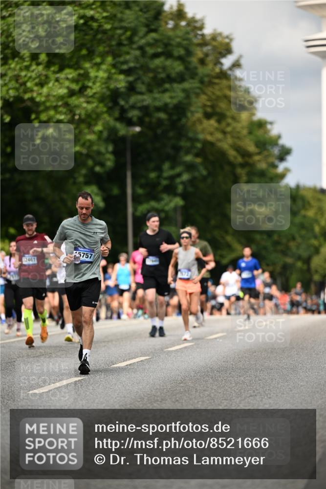 29.06.2025 - hella hamburg halbmarathon Dr. Thomas Lammeyer http://msf.ph/oto/8521666 29.06.2025 10:34:27 Kennedybrücke 1063, 2302, 3524, 3573, 4198, 4575, 4819, 6626, 7517, 8048, 9095, 10322, 10880, 10996 meine-sportfotos.de
