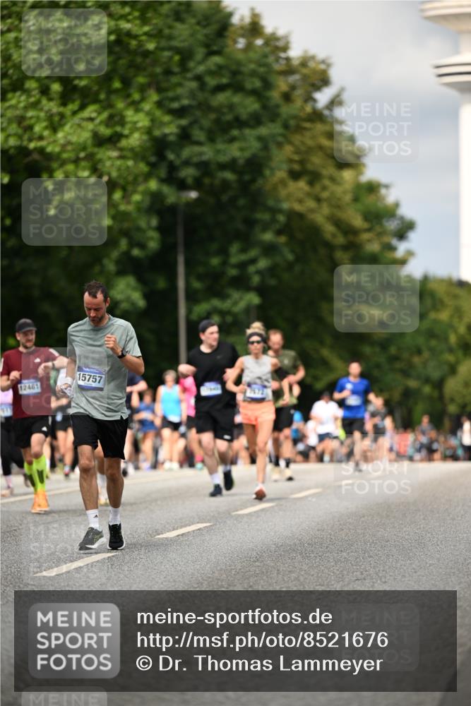 29.06.2025 - hella hamburg halbmarathon Dr. Thomas Lammeyer http://msf.ph/oto/8521676 29.06.2025 10:34:27 Kennedybrücke 1063, 2302, 3524, 3573, 4198, 4575, 4819, 6626, 7517, 8048, 9095, 10322, 10880, 10996 meine-sportfotos.de