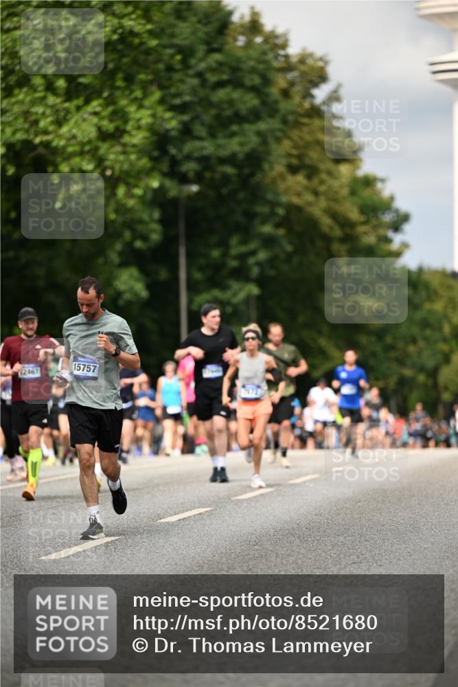 29.06.2025 - hella hamburg halbmarathon Dr. Thomas Lammeyer http://msf.ph/oto/8521680 29.06.2025 10:34:28 Kennedybrücke 1063, 2302, 3524, 3573, 4198, 4575, 4819, 6556, 6626, 7517, 8048, 9095, 10322, 10880, 10996 meine-sportfotos.de