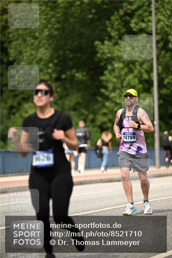 29.06.2025 - hella hamburg halbmarathon Dr. Thomas Lammeyer http://msf.ph/oto/8521710 29.06.2025 10:34:30 Kennedybrücke 1063, 2302, 3524, 3573, 4198, 4819, 6556, 6626, 7517, 8048, 9095, 9830, 10322, 10996 meine-sportfotos.de