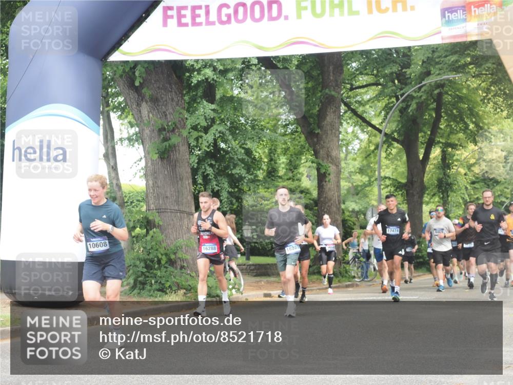 29.06.2025 - hella hamburg halbmarathon KatJ http://msf.ph/oto/8521718 29.06.2025 11:00:02 Zwischen KM18-KM19 2076, 7460 meine-sportfotos.de
