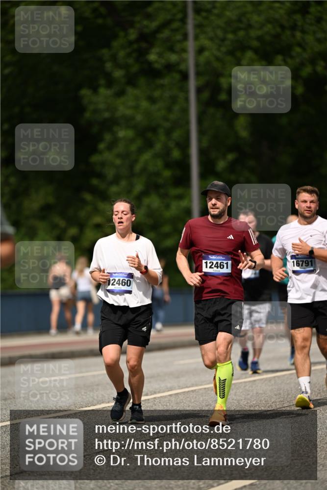 29.06.2025 - hella hamburg halbmarathon Dr. Thomas Lammeyer http://msf.ph/oto/8521780 29.06.2025 10:34:33 Kennedybrücke 2302, 3524, 3573, 4198, 4819, 6556, 6626, 7517, 9095, 9830, 10322, 10996 meine-sportfotos.de