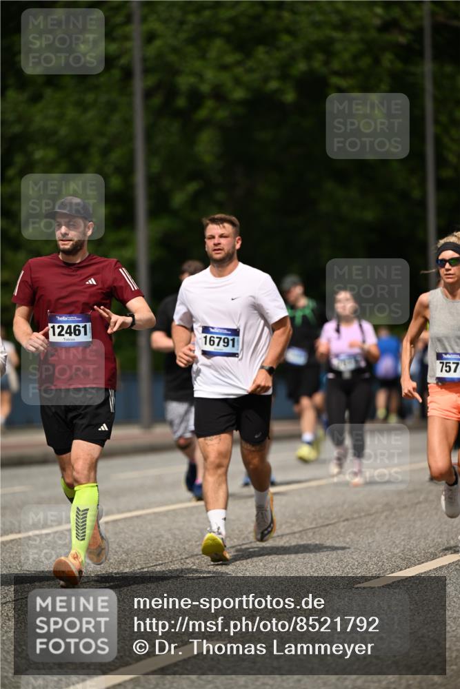 29.06.2025 - hella hamburg halbmarathon Dr. Thomas Lammeyer http://msf.ph/oto/8521792 29.06.2025 10:34:34 Kennedybrücke 2302, 3524, 3573, 4198, 4819, 6556, 6626, 7071, 7517, 9095, 9830, 10322, 10996 meine-sportfotos.de