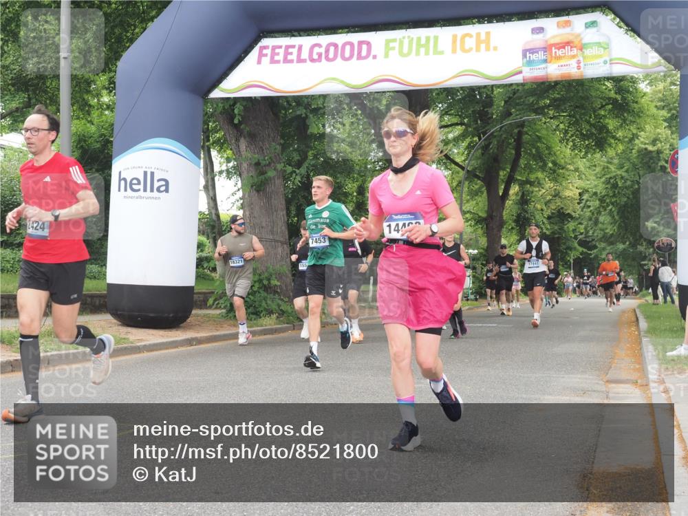 29.06.2025 - hella hamburg halbmarathon KatJ http://msf.ph/oto/8521800 29.06.2025 10:50:16 Zwischen KM18-KM19 2424, 2685, 4328, 7290, 7453 meine-sportfotos.de