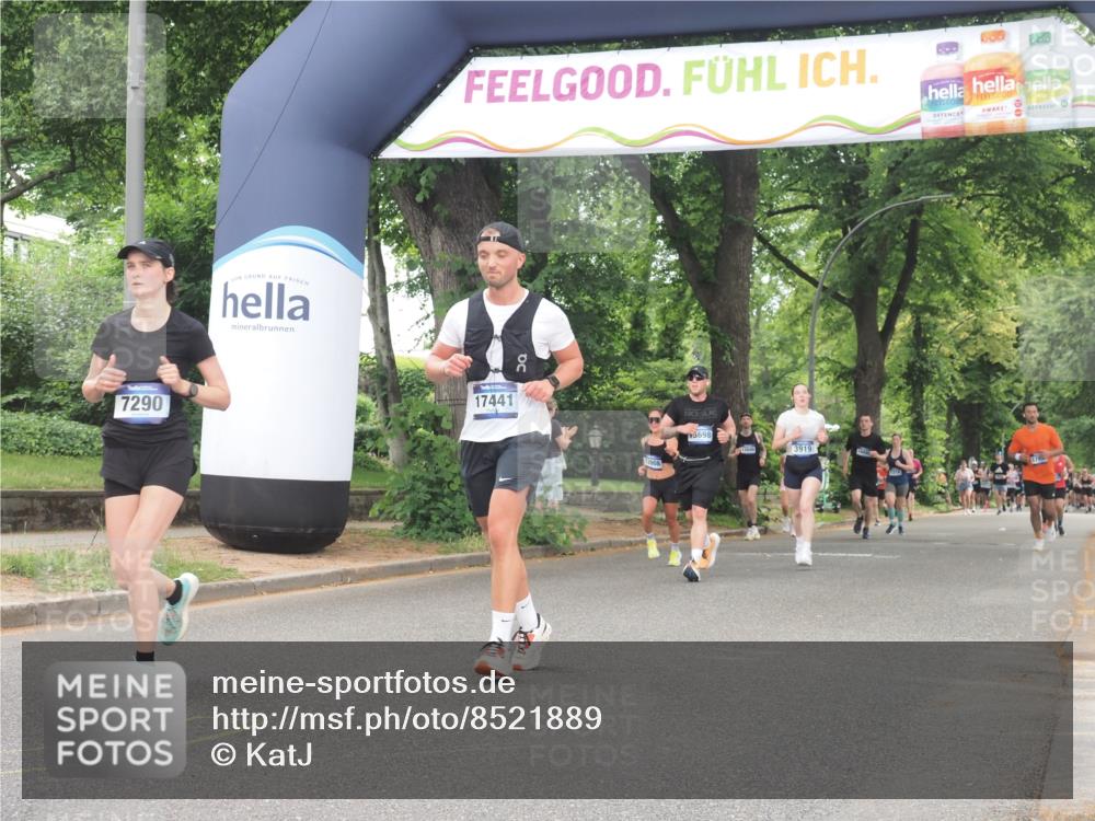 29.06.2025 - hella hamburg halbmarathon KatJ http://msf.ph/oto/8521889 29.06.2025 10:50:20 Zwischen KM18-KM19 2424, 2685, 7290, 7453, 7717 meine-sportfotos.de