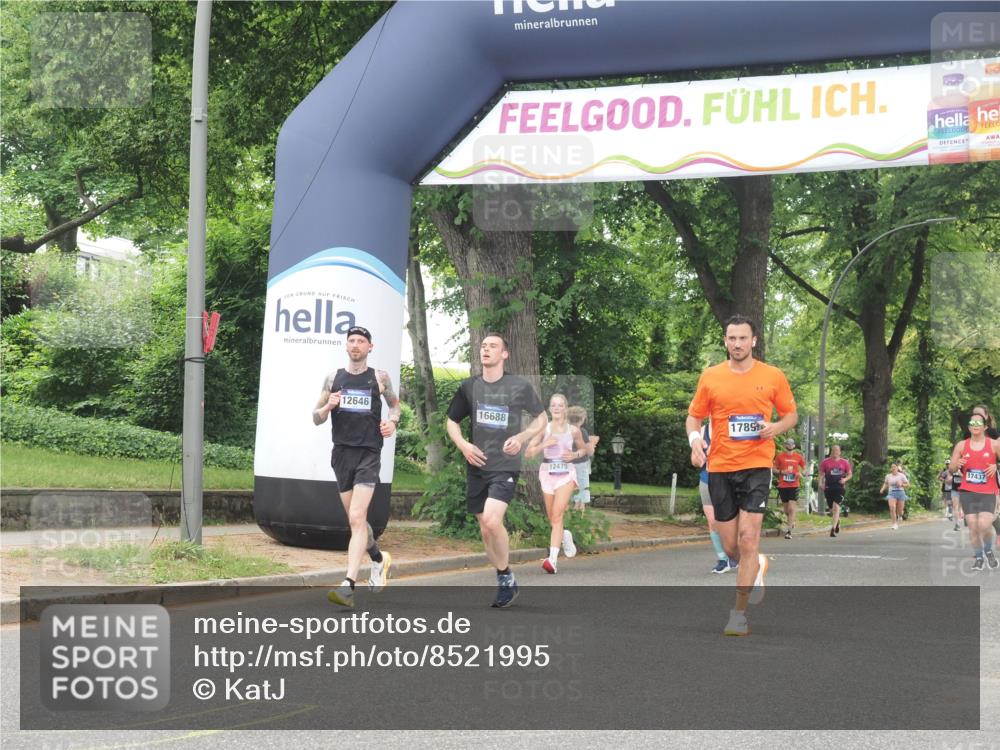 29.06.2025 - hella hamburg halbmarathon KatJ http://msf.ph/oto/8521995 29.06.2025 10:50:25 Zwischen KM18-KM19 1316, 3919, 7717 meine-sportfotos.de