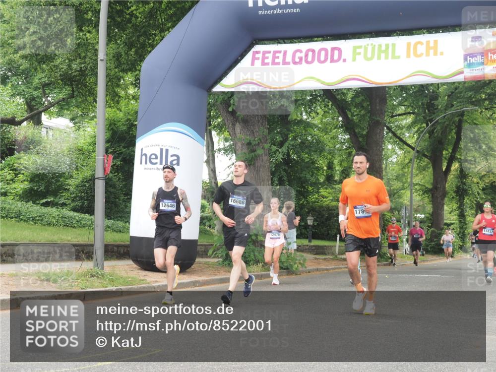 29.06.2025 - hella hamburg halbmarathon KatJ http://msf.ph/oto/8522001 29.06.2025 10:50:25 Zwischen KM18-KM19 1316, 3919, 7717 meine-sportfotos.de