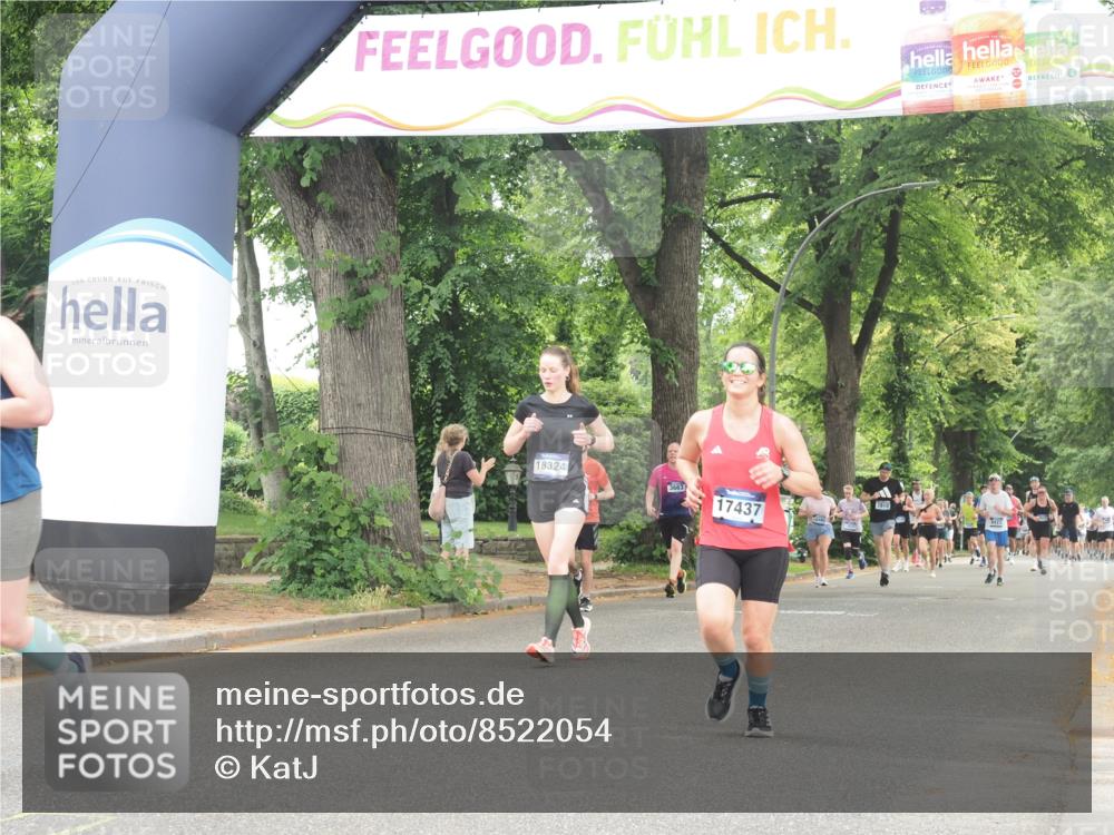 29.06.2025 - hella hamburg halbmarathon KatJ http://msf.ph/oto/8522054 29.06.2025 10:50:28 Zwischen KM18-KM19 1316, 3919 meine-sportfotos.de