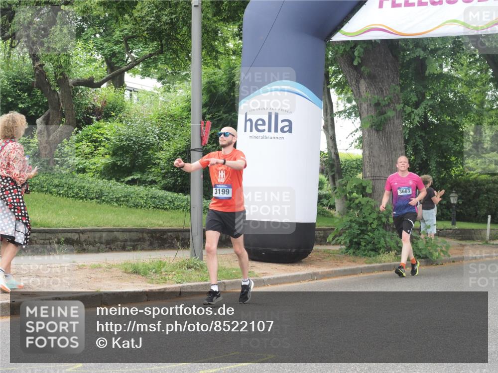 29.06.2025 - hella hamburg halbmarathon KatJ http://msf.ph/oto/8522107 29.06.2025 10:50:32 Zwischen KM18-KM19 1316, 3199 meine-sportfotos.de