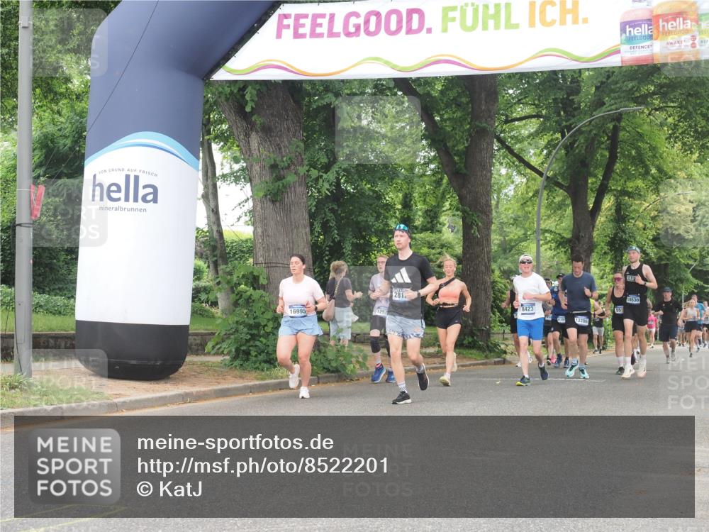 29.06.2025 - hella hamburg halbmarathon KatJ http://msf.ph/oto/8522201 29.06.2025 10:50:35 Zwischen KM18-KM19 2810, 3199, 3663 meine-sportfotos.de