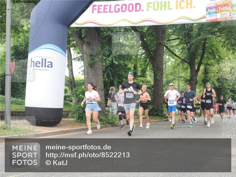 29.06.2025 - hella hamburg halbmarathon KatJ http://msf.ph/oto/8522213 29.06.2025 10:50:35 Zwischen KM18-KM19 2810, 3199, 3663 meine-sportfotos.de