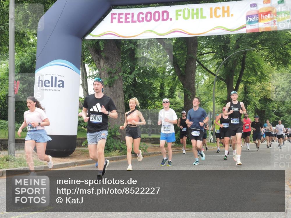 29.06.2025 - hella hamburg halbmarathon KatJ http://msf.ph/oto/8522227 29.06.2025 10:50:37 Zwischen KM18-KM19 2810, 3199, 3663, 8423 meine-sportfotos.de