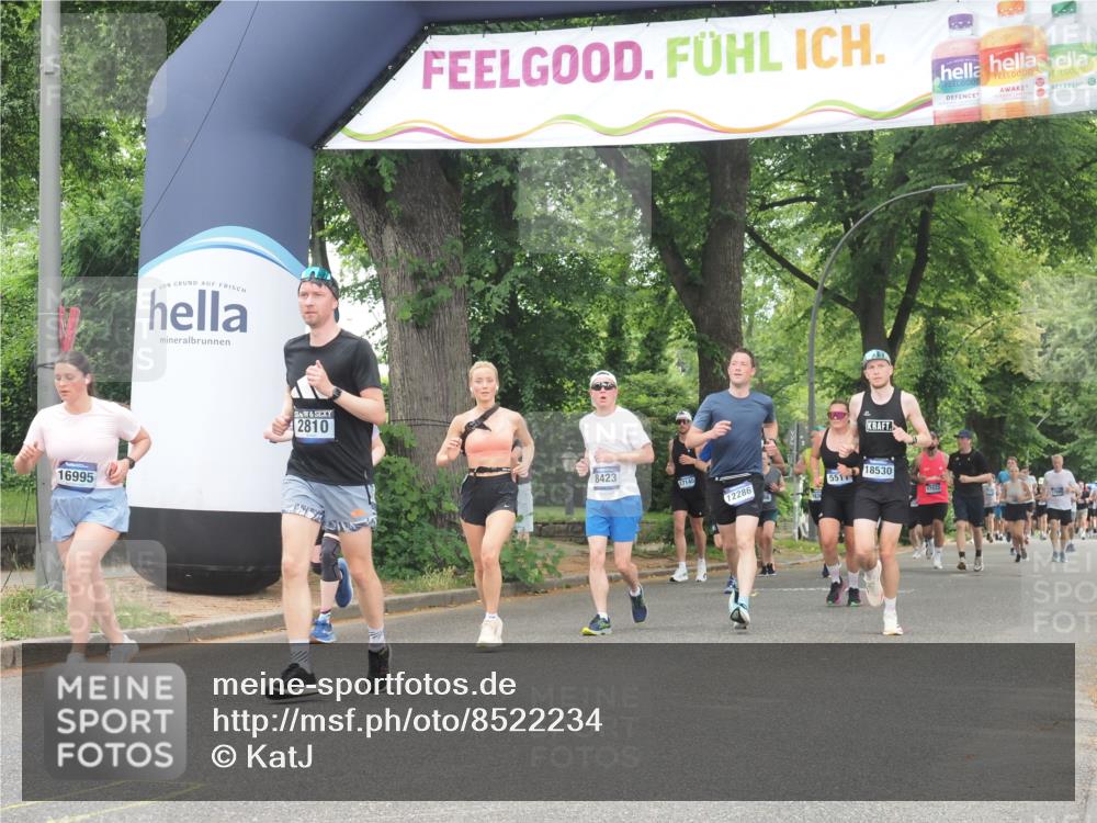 29.06.2025 - hella hamburg halbmarathon KatJ http://msf.ph/oto/8522234 29.06.2025 10:50:37 Zwischen KM18-KM19 2810, 3199, 3663, 8423 meine-sportfotos.de