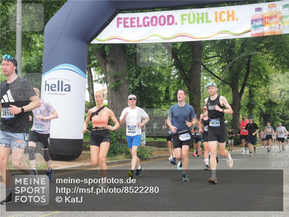 29.06.2025 - hella hamburg halbmarathon KatJ http://msf.ph/oto/8522280 29.06.2025 10:50:38 Zwischen KM18-KM19 2810, 3199, 3663, 4389, 5511, 8423 meine-sportfotos.de