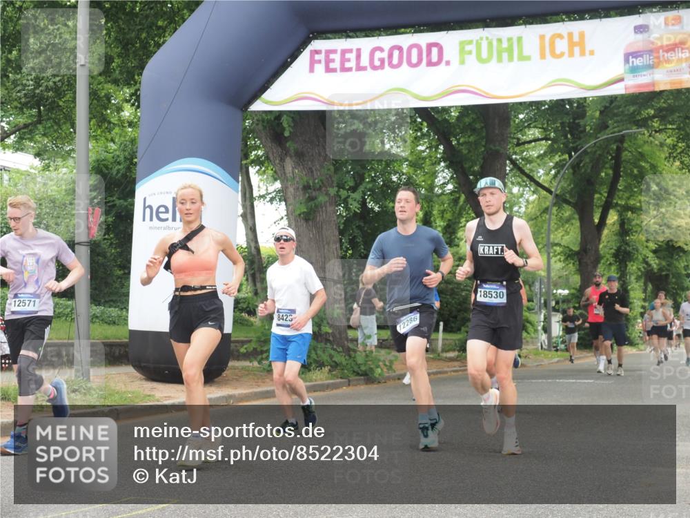 29.06.2025 - hella hamburg halbmarathon KatJ http://msf.ph/oto/8522304 29.06.2025 10:50:38 Zwischen KM18-KM19 2810, 3199, 3663, 4389, 5511, 8423 meine-sportfotos.de