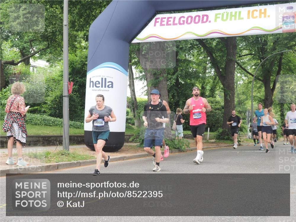 29.06.2025 - hella hamburg halbmarathon KatJ http://msf.ph/oto/8522395 29.06.2025 10:50:42 Zwischen KM18-KM19 2810, 3663, 4389, 5511, 8423 meine-sportfotos.de