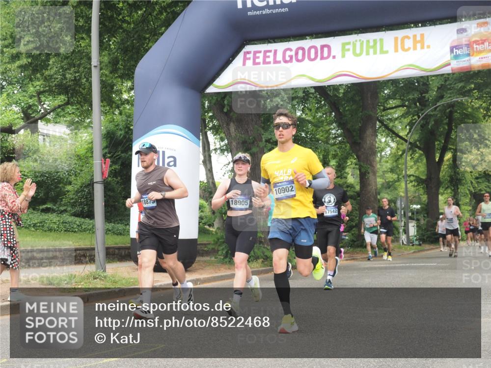 29.06.2025 - hella hamburg halbmarathon KatJ http://msf.ph/oto/8522468 29.06.2025 11:00:24 Zwischen KM18-KM19 1838, 2471, 2821, 6352, 6849 meine-sportfotos.de