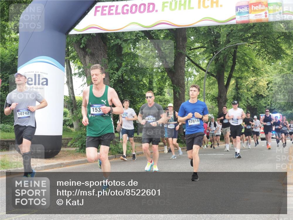 29.06.2025 - hella hamburg halbmarathon KatJ http://msf.ph/oto/8522601 29.06.2025 10:50:51 Zwischen KM18-KM19 1531, 4945, 6966 meine-sportfotos.de