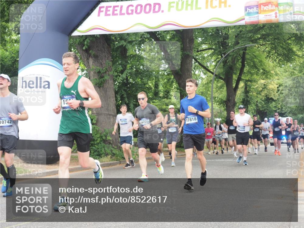 29.06.2025 - hella hamburg halbmarathon KatJ http://msf.ph/oto/8522617 29.06.2025 10:50:52 Zwischen KM18-KM19 1531, 4945, 6966 meine-sportfotos.de