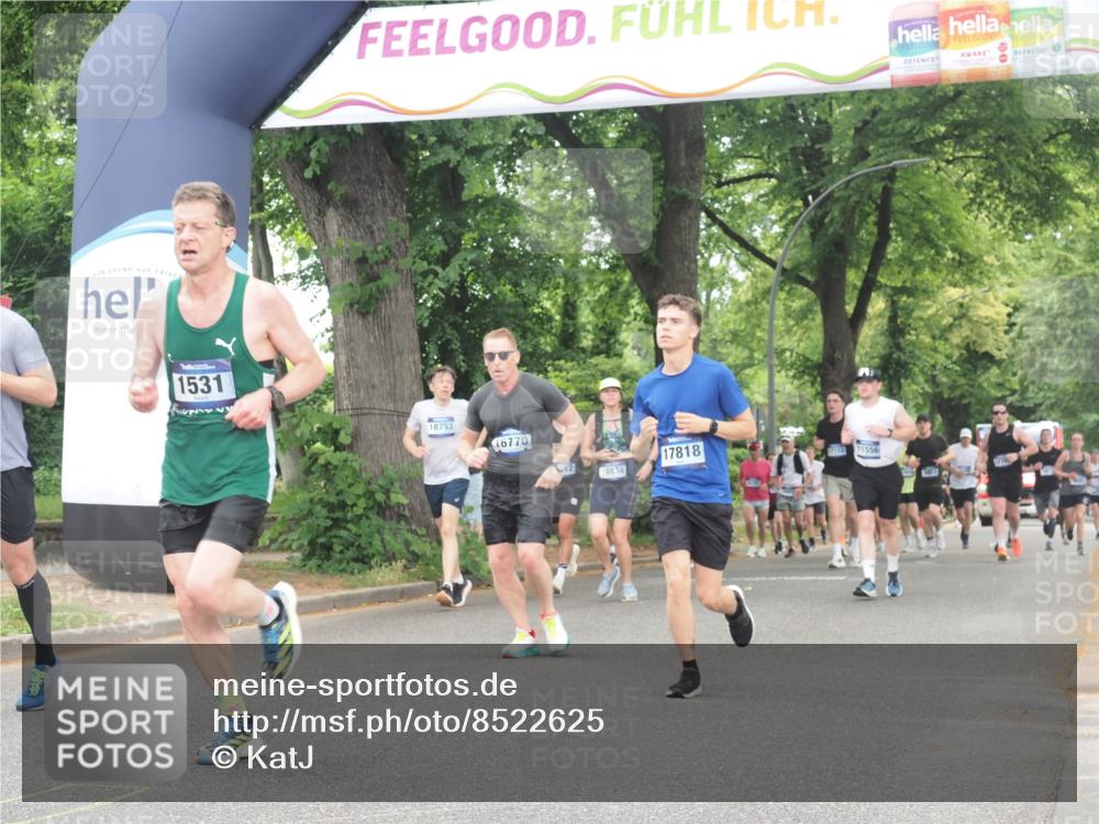 29.06.2025 - hella hamburg halbmarathon KatJ http://msf.ph/oto/8522625 29.06.2025 10:50:52 Zwischen KM18-KM19 1531, 4945, 6966 meine-sportfotos.de