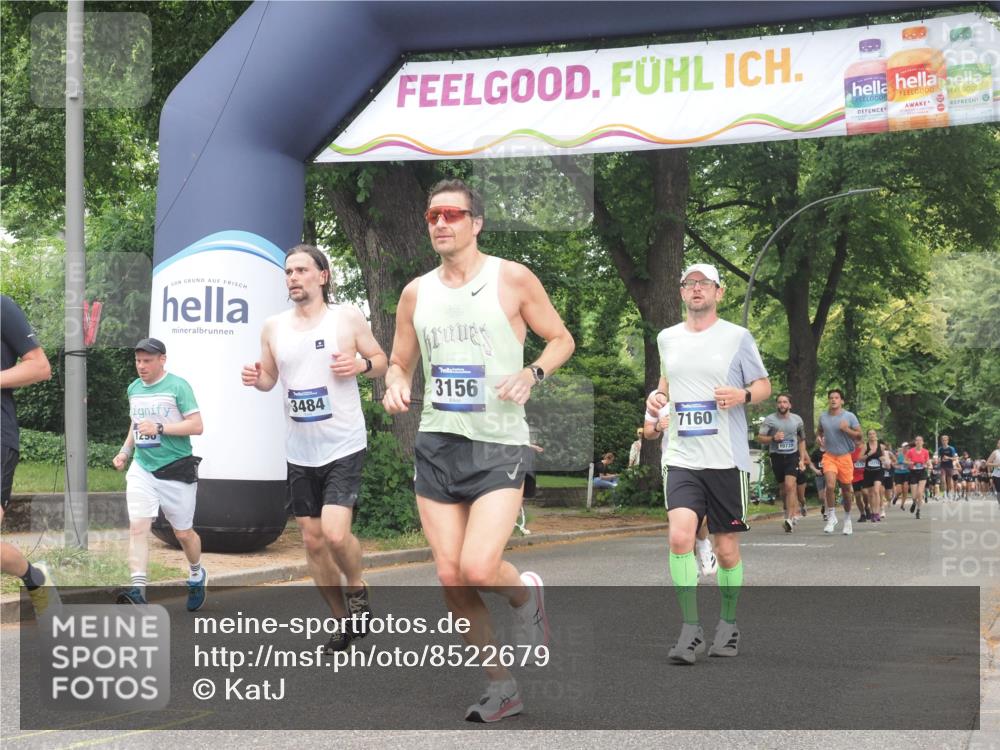 29.06.2025 - hella hamburg halbmarathon KatJ http://msf.ph/oto/8522679 29.06.2025 11:00:30 Zwischen KM18-KM19 1651, 2471, 3156, 3484, 7160, 8237 meine-sportfotos.de