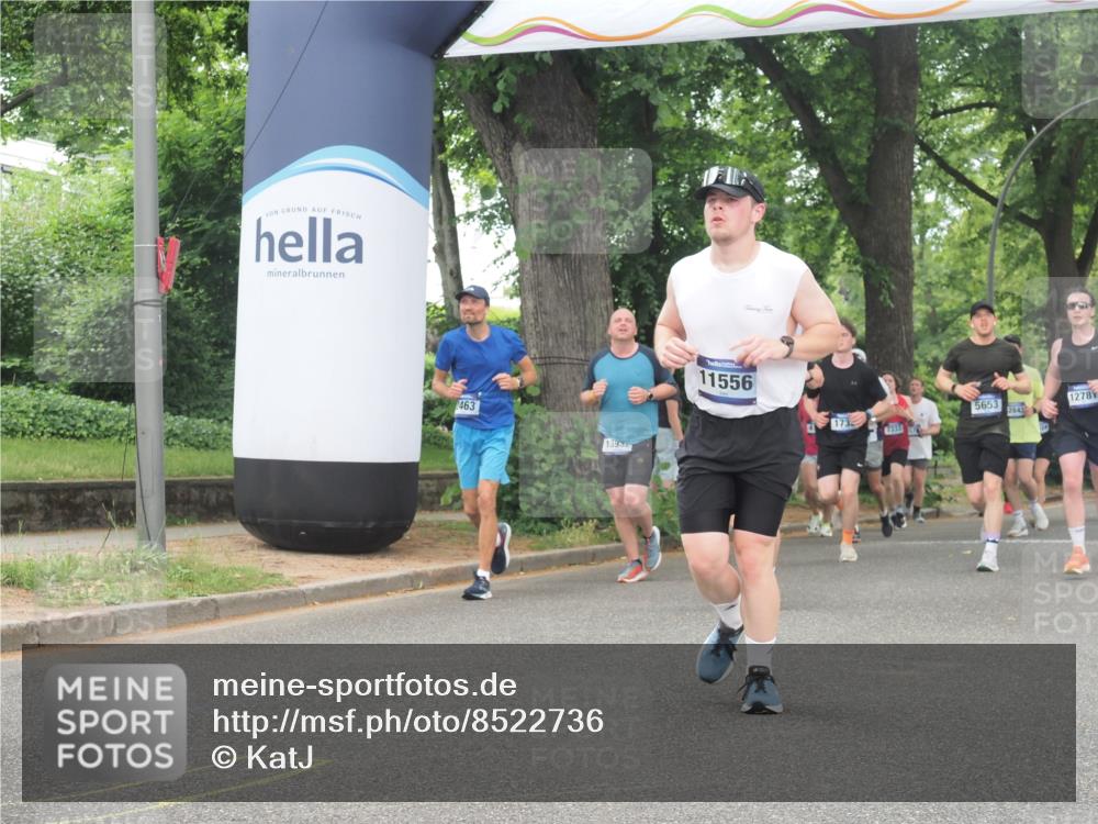 29.06.2025 - hella hamburg halbmarathon KatJ http://msf.ph/oto/8522736 29.06.2025 10:50:55 Zwischen KM18-KM19 1212, 1531, 4945 meine-sportfotos.de