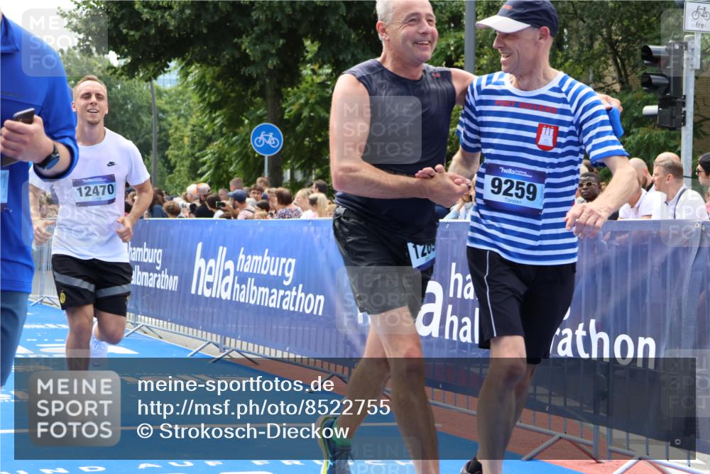 29.06.2025 - hella hamburg halbmarathon Strokosch-Dieckow http://msf.ph/oto/8522755 29.06.2025 11:24:49 Ziel 1269, 4697, 6030, 6248, 6576, 7114, 7115, 7248, 7672, 9259, 10550, 10649, 12470, 15086, 15757, 16586, 16600, 16631, 16673, 16833, 17496, 18060 meine-sportfotos.de