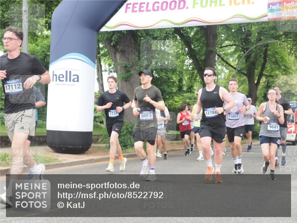 29.06.2025 - hella hamburg halbmarathon KatJ http://msf.ph/oto/8522792 29.06.2025 10:50:57 Zwischen KM18-KM19 1212, 1531, 1733, 2463, 5653 meine-sportfotos.de