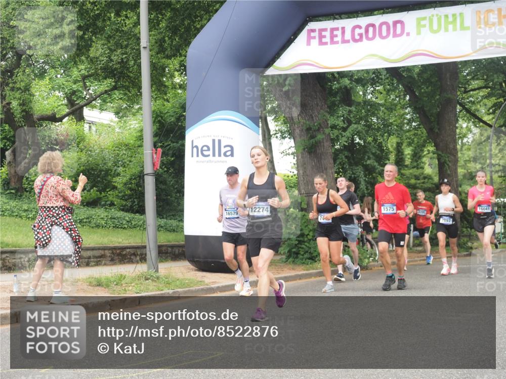 29.06.2025 - hella hamburg halbmarathon KatJ http://msf.ph/oto/8522876 29.06.2025 11:00:38 Zwischen KM18-KM19 1007, 1296, 1575, 3484, 7442 meine-sportfotos.de