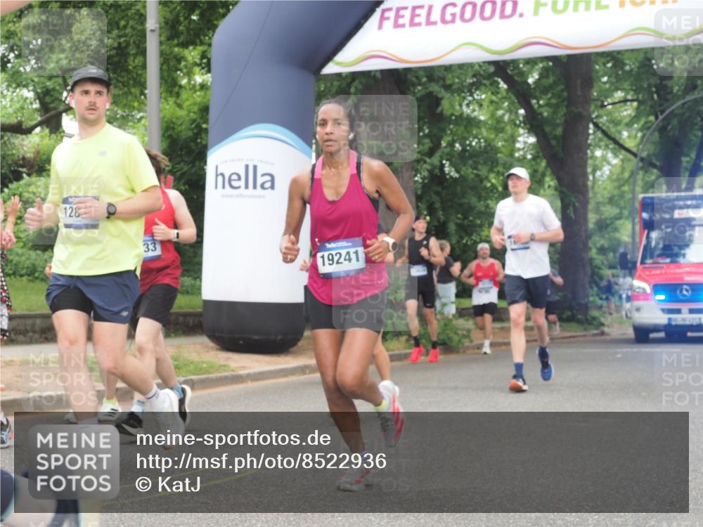 29.06.2025 - hella hamburg halbmarathon KatJ http://msf.ph/oto/8522936 29.06.2025 10:51:01 Zwischen KM18-KM19 1212, 1733, 1851, 2463, 4120, 4985, 5653, 7333 meine-sportfotos.de