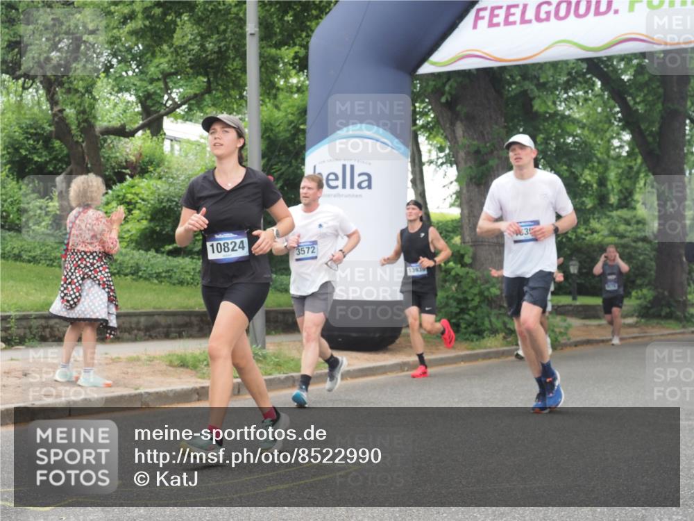29.06.2025 - hella hamburg halbmarathon KatJ http://msf.ph/oto/8522990 29.06.2025 10:51:02 Zwischen KM18-KM19 1212, 1733, 1851, 2463, 3572, 4120, 4985, 5653, 7333 meine-sportfotos.de