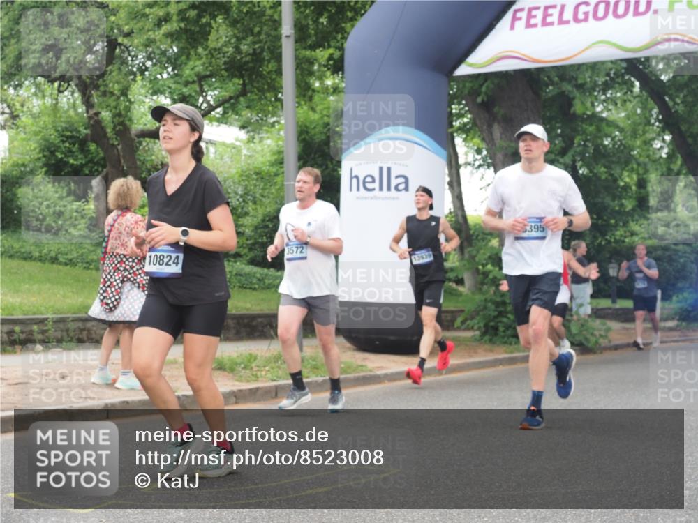 29.06.2025 - hella hamburg halbmarathon KatJ http://msf.ph/oto/8523008 29.06.2025 10:51:02 Zwischen KM18-KM19 1212, 1733, 1851, 2463, 3572, 4120, 4985, 5653, 7333 meine-sportfotos.de