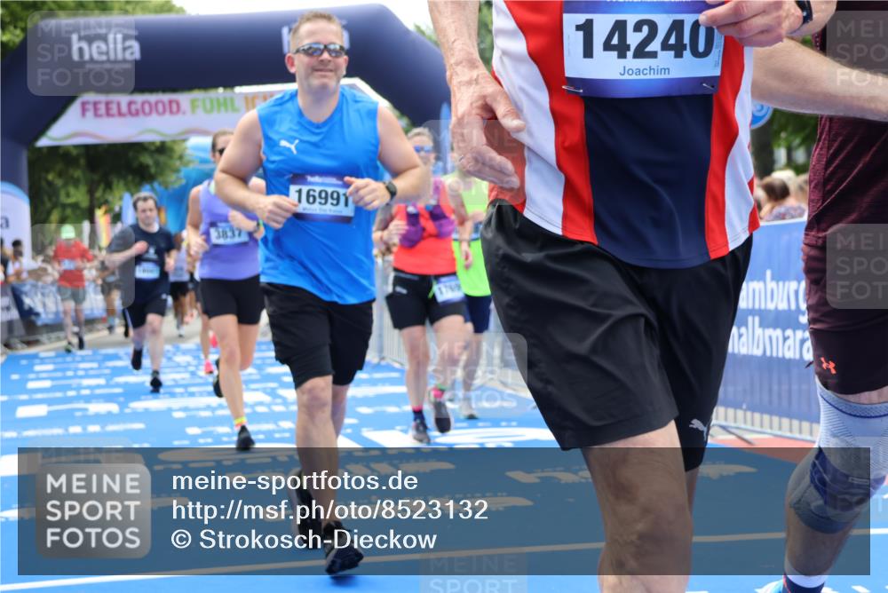 29.06.2025 - hella hamburg halbmarathon Strokosch-Dieckow http://msf.ph/oto/8523132 29.06.2025 11:25:07 Ziel 1131, 3837, 5429, 6899, 8206, 8207, 9788, 11634, 12500, 13366, 13386, 13453, 13500, 13584, 14240, 14779, 14901, 14903, 15180, 16863, 16991, 17699, 17954, 18007, 18417, 18620 meine-sportfotos.de