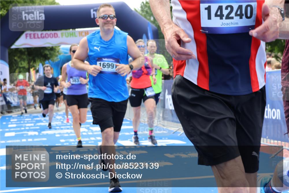 29.06.2025 - hella hamburg halbmarathon Strokosch-Dieckow http://msf.ph/oto/8523139 29.06.2025 11:25:08 Ziel 1131, 3837, 5429, 6899, 8206, 8207, 9788, 11376, 11634, 12500, 13366, 13386, 13584, 14240, 14779, 15180, 16863, 16991, 17699, 18007, 18620 meine-sportfotos.de