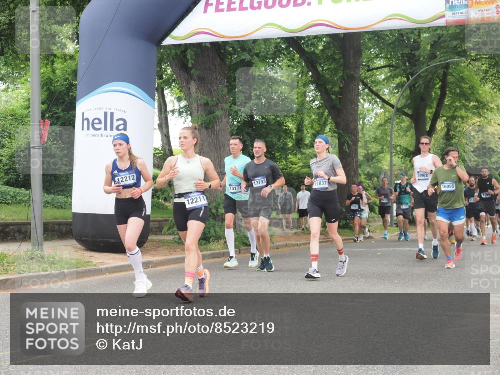 29.06.2025 - hella hamburg halbmarathon KatJ http://msf.ph/oto/8523219 29.06.2025 10:51:18 Zwischen KM18-KM19  meine-sportfotos.de