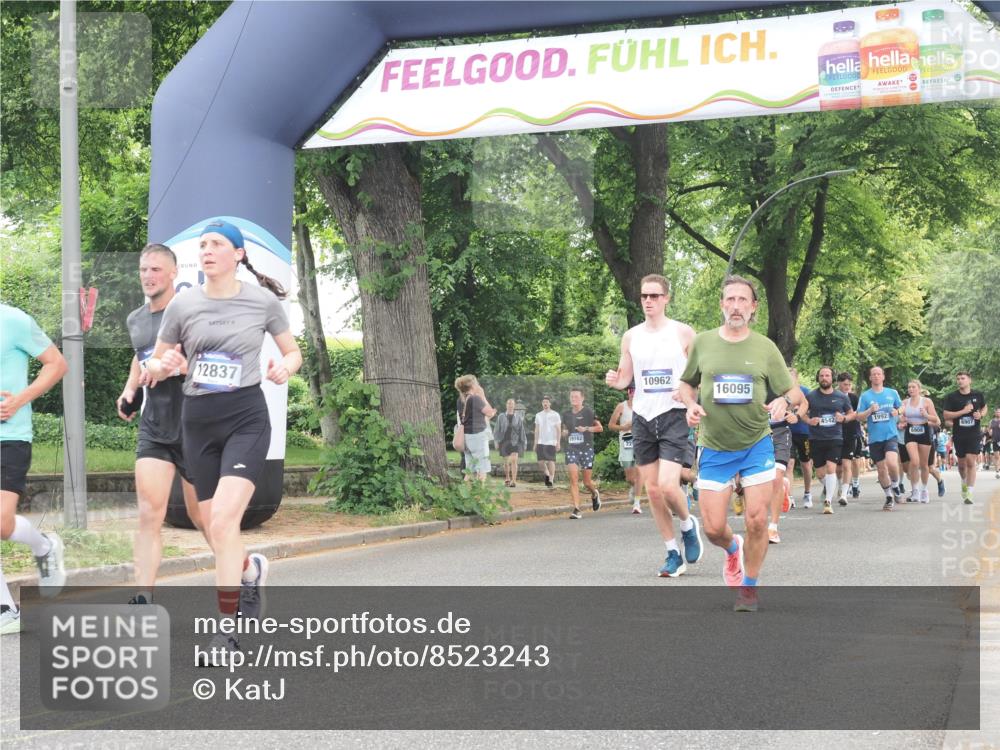 29.06.2025 - hella hamburg halbmarathon KatJ http://msf.ph/oto/8523243 29.06.2025 10:51:20 Zwischen KM18-KM19  meine-sportfotos.de