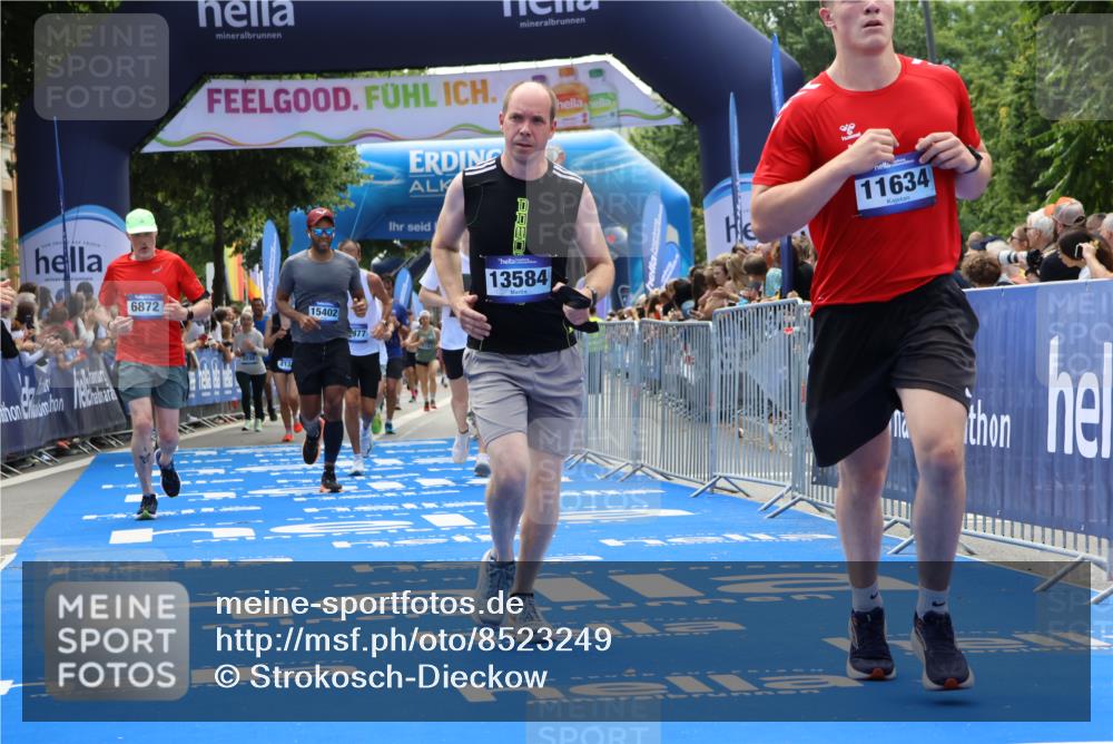 29.06.2025 - hella hamburg halbmarathon Strokosch-Dieckow http://msf.ph/oto/8523249 29.06.2025 11:25:12 Ziel 1131, 3837, 6899, 8206, 8207, 9788, 11376, 11634, 12500, 13366, 13386, 13584, 14240, 15180, 15402, 16991, 17699, 18007 meine-sportfotos.de