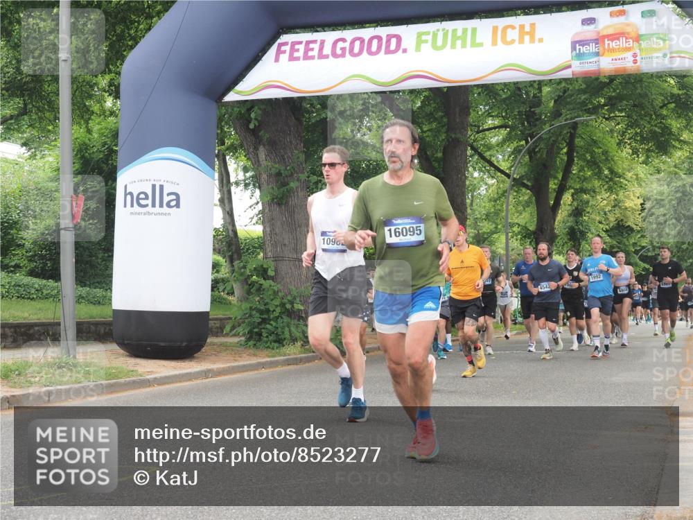 29.06.2025 - hella hamburg halbmarathon KatJ http://msf.ph/oto/8523277 29.06.2025 10:51:21 Zwischen KM18-KM19 1194, 8561 meine-sportfotos.de