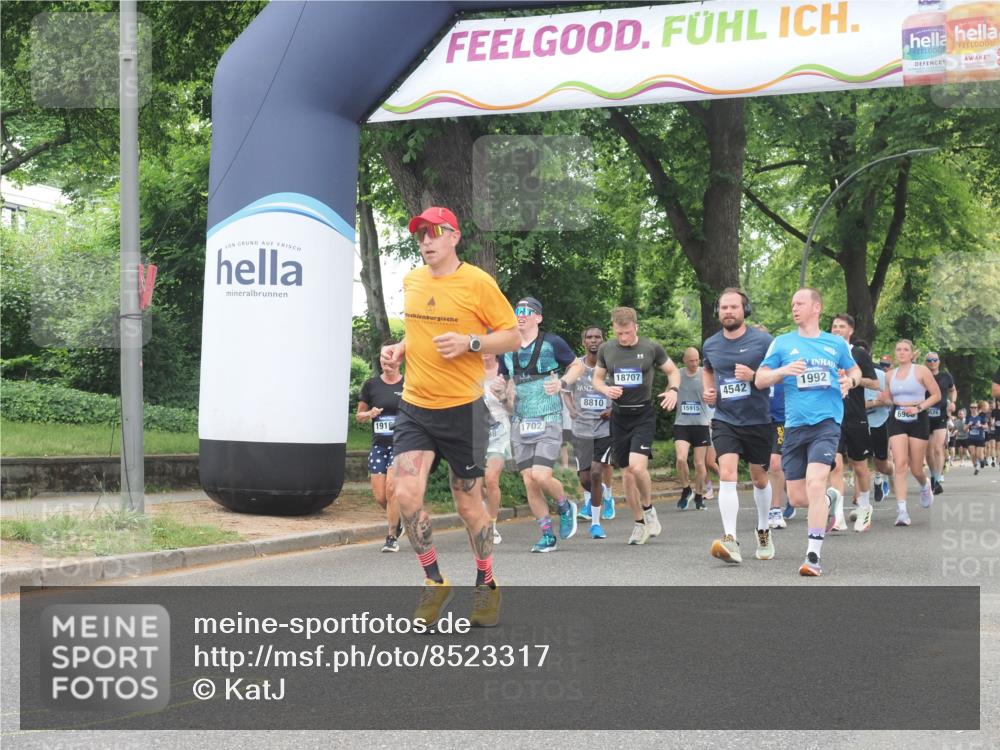 29.06.2025 - hella hamburg halbmarathon KatJ http://msf.ph/oto/8523317 29.06.2025 10:51:23 Zwischen KM18-KM19 1194, 1702, 1992, 2979, 4542, 7081, 8520, 8561 meine-sportfotos.de